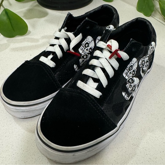 Like new Vans old skool skeletons - Picture 1 of 5